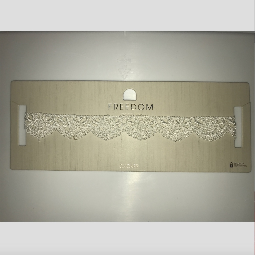 Freedom collection choker